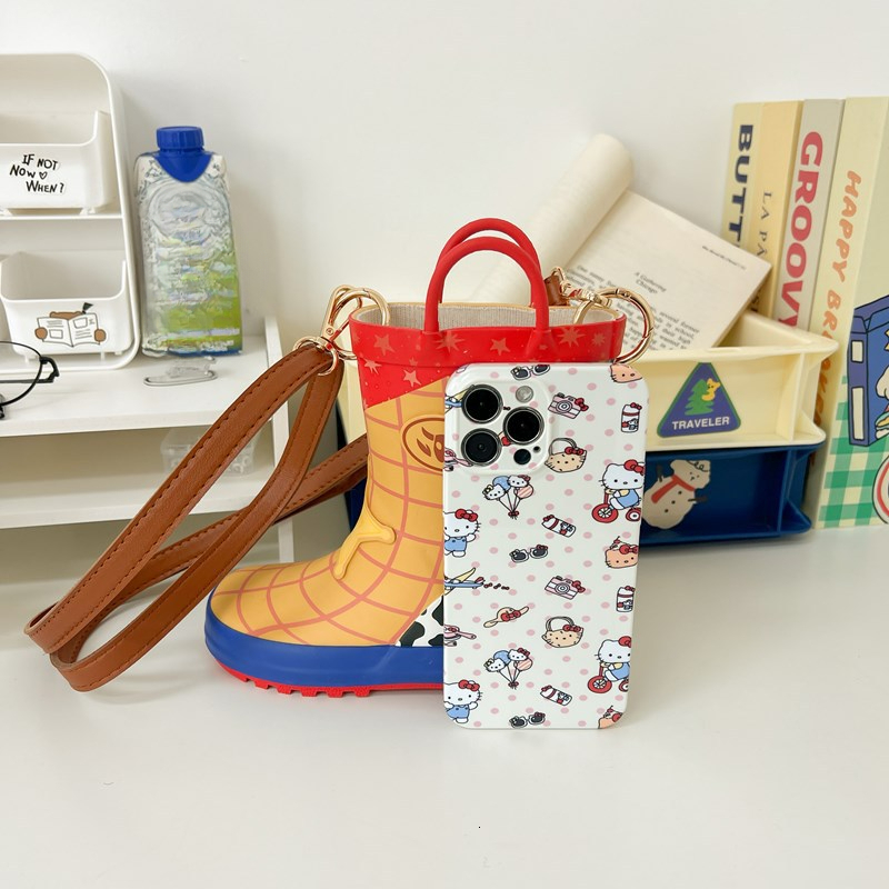 2025 Autumn New Japanese Creative Personality Style Cartoon Niche Design Versatile Trendy Fashion Women's Shoulder Bag bag Designer Bag