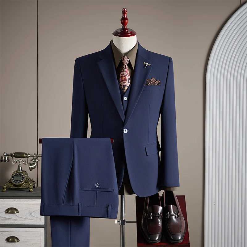 Highquality fashionable and stylish plussize mens solidcolor suit set mens threepiece set onebutton casual suit W250910