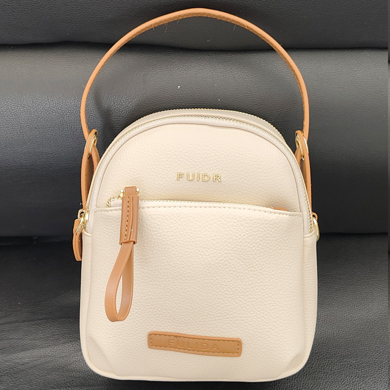Elegant Casual Handbag for Women Featuring Trendy Aesthetics