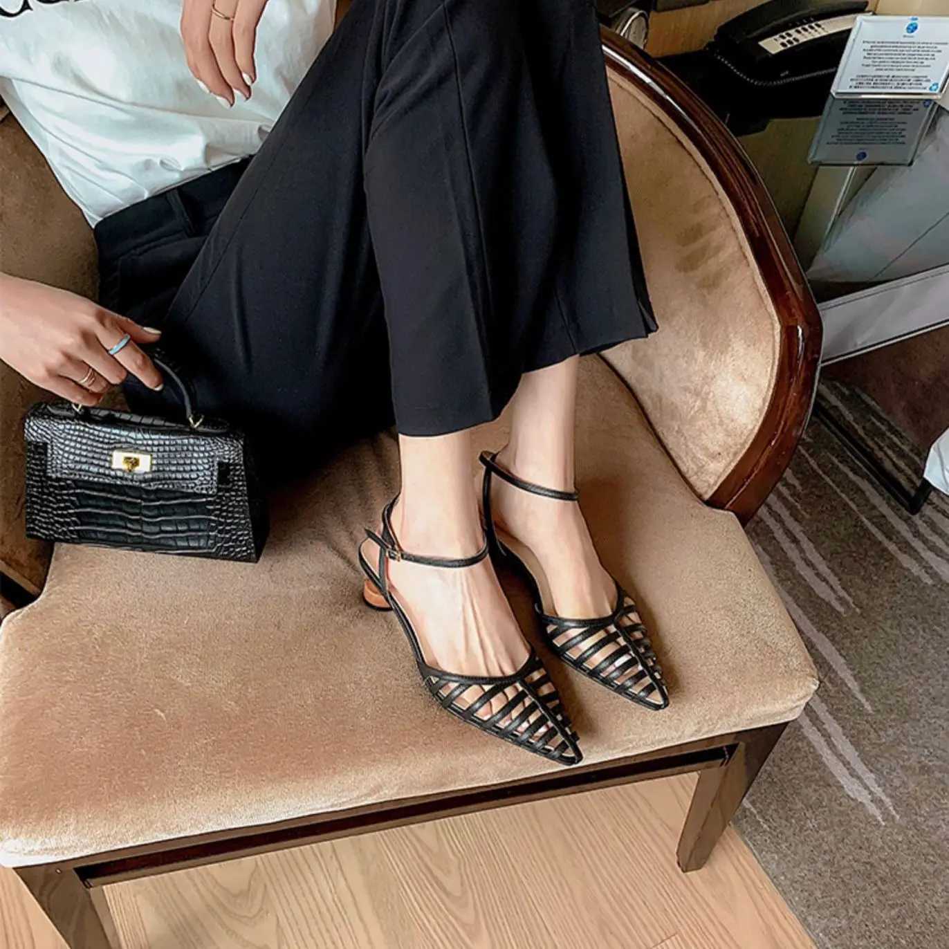 2022 Summer Pointed Toe Hollow Women Shoes Fashion Women Leather Slingbacks Pumps Wedding Bridal High Heeled Shoes W250910