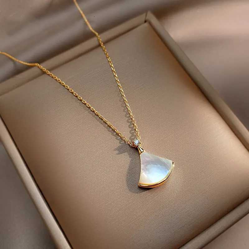 Pendant Necklaces Sterling Silver Snake Pendant Necklace for Wen Pav Zirconia Choker Fashion Tren Jewelry Gift S250910 669