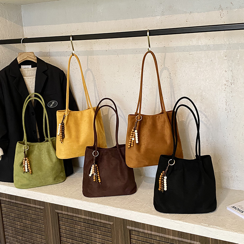 Free shipping designer Large Capacity Crossbody Bag for Women Bucket Bag Commuter Bag Tote Shoulder Bag Simple Fashion Versatile Light Luxury Underarm