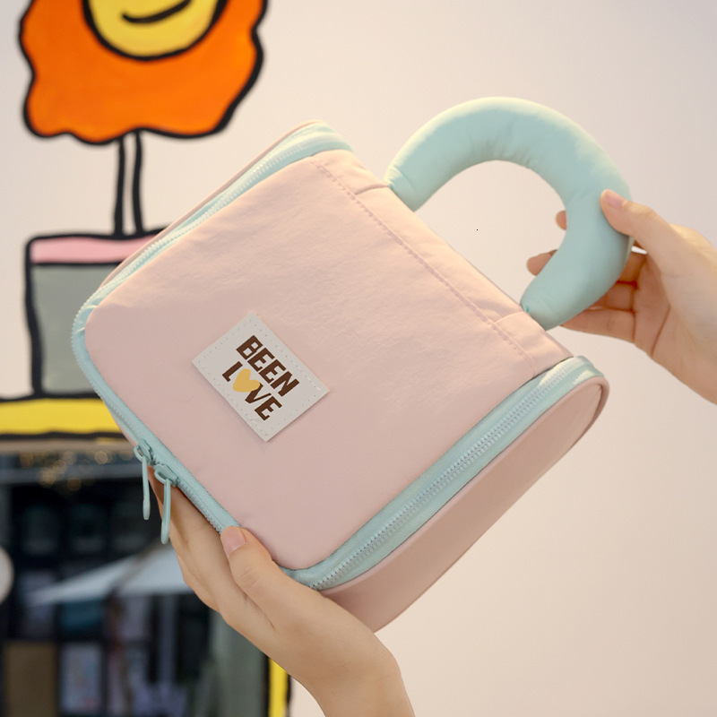 2025 Designer's New Fashion Makeup Bag Handheld Travel Bag