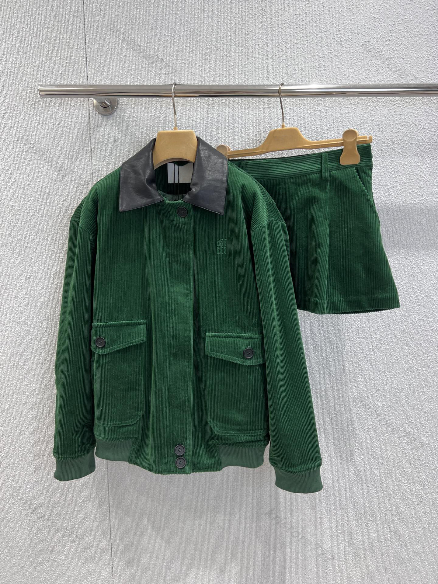 New Women Corduroy Jackets Blouson Design Coats Letter Embroidered Lapel Neck Coat Jersey Tops Girls Runway High End Crop Tank Tops Long Sleeve Shirt Top Outwear SML