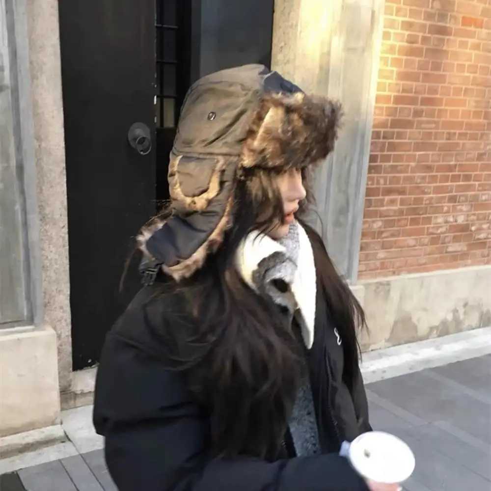 Womens Winter Hats Faux Fur Earfl Hat Mens Trper Bomber Hats Outdoor Russian Ski Hat Thicken Warm Fur C Y2K StreetwearXJ250910