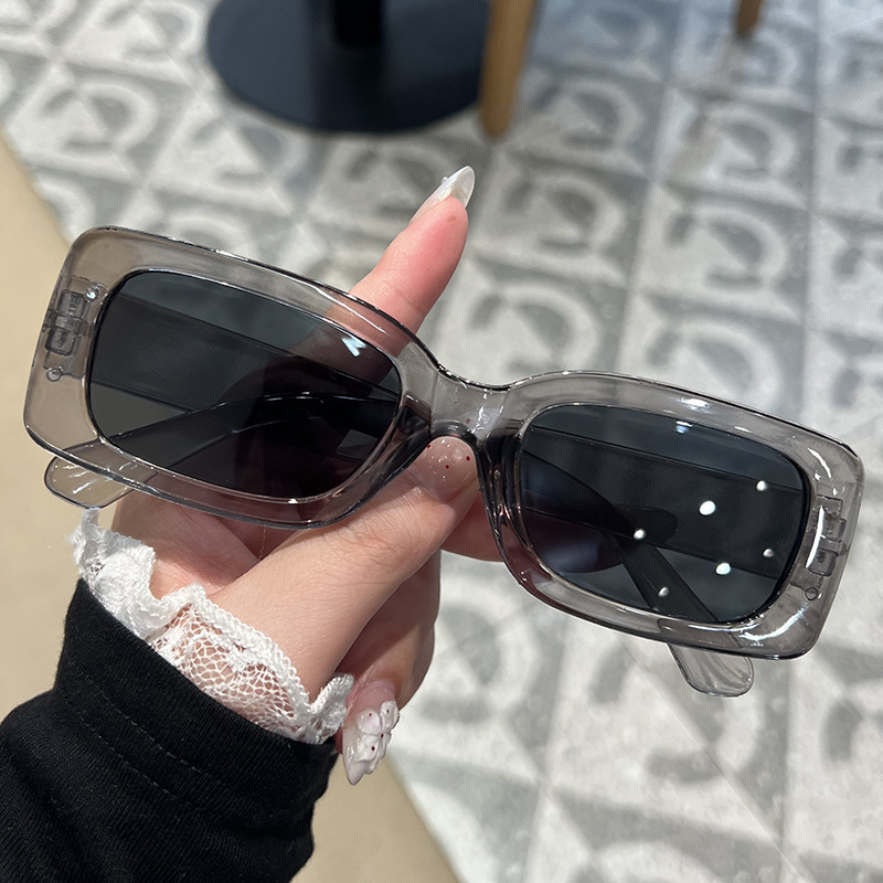New Fashion Travel Accessories for Women & Men, Lightweight and Durable for Outdoor Glasses Trends 2025 Back To School, Casual Sunglasses for Men, Tra