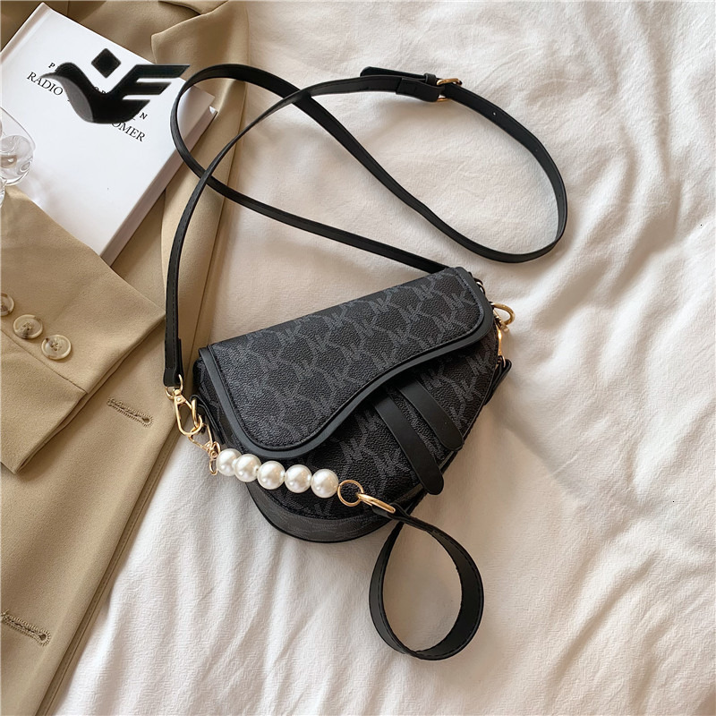 Feiyan Free Shipping New Designer Bag Niche Designer Bag 2025 Women's Summer Versatile Crossbody Shoulder Underarm Bag Fashion Saddle Bag