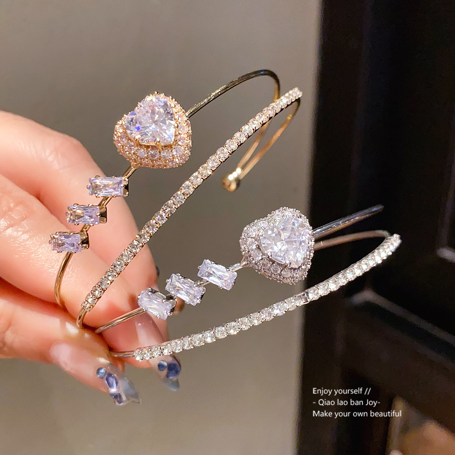 Silver - Toned Bangle With Heart - Shaped Crystal, Baguette Zircons And Sparkly Pave Design Delicate Daily & Luxe Jewelry Gift For Her High - Quality 
