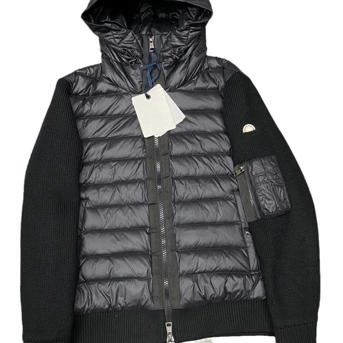 24 New Down Jacket Fashion Hooded Patchwork Knitted Sleeve Down Coat Mengm Brand Short Private Label L250909PD4K