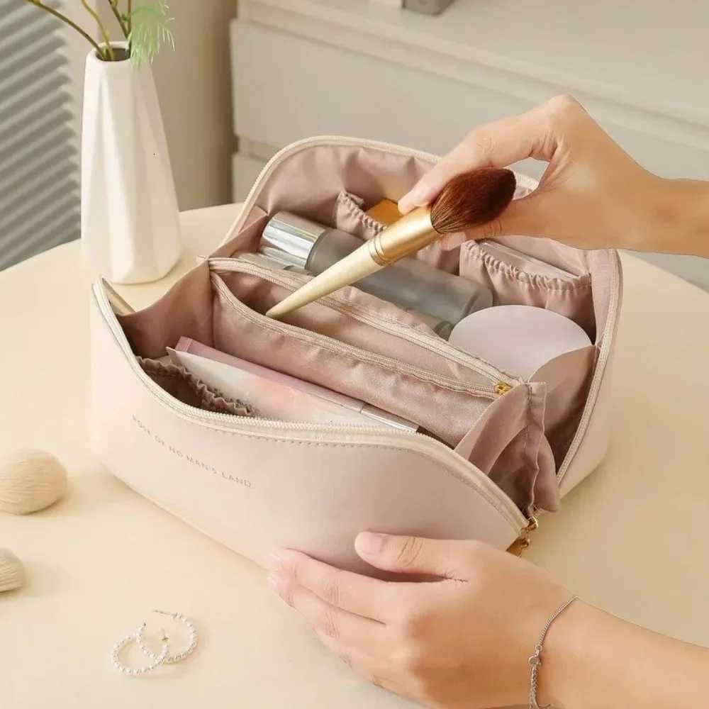 Women Makeup Bag Travel Cosmetic Bag Portable Makeup Case Multifunctional Cosmetic Pouch Toiletry Kit Organizer Storage BagXJ250910