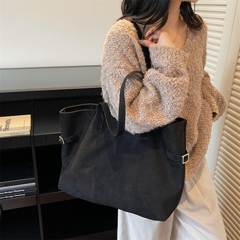 Free shipping designer Retro Fashion New Women Tote Bag Casual Versatile Stylish Underarm Bag Commuter Bag Large Capacity Shoulder Bag Crossbody Bag
