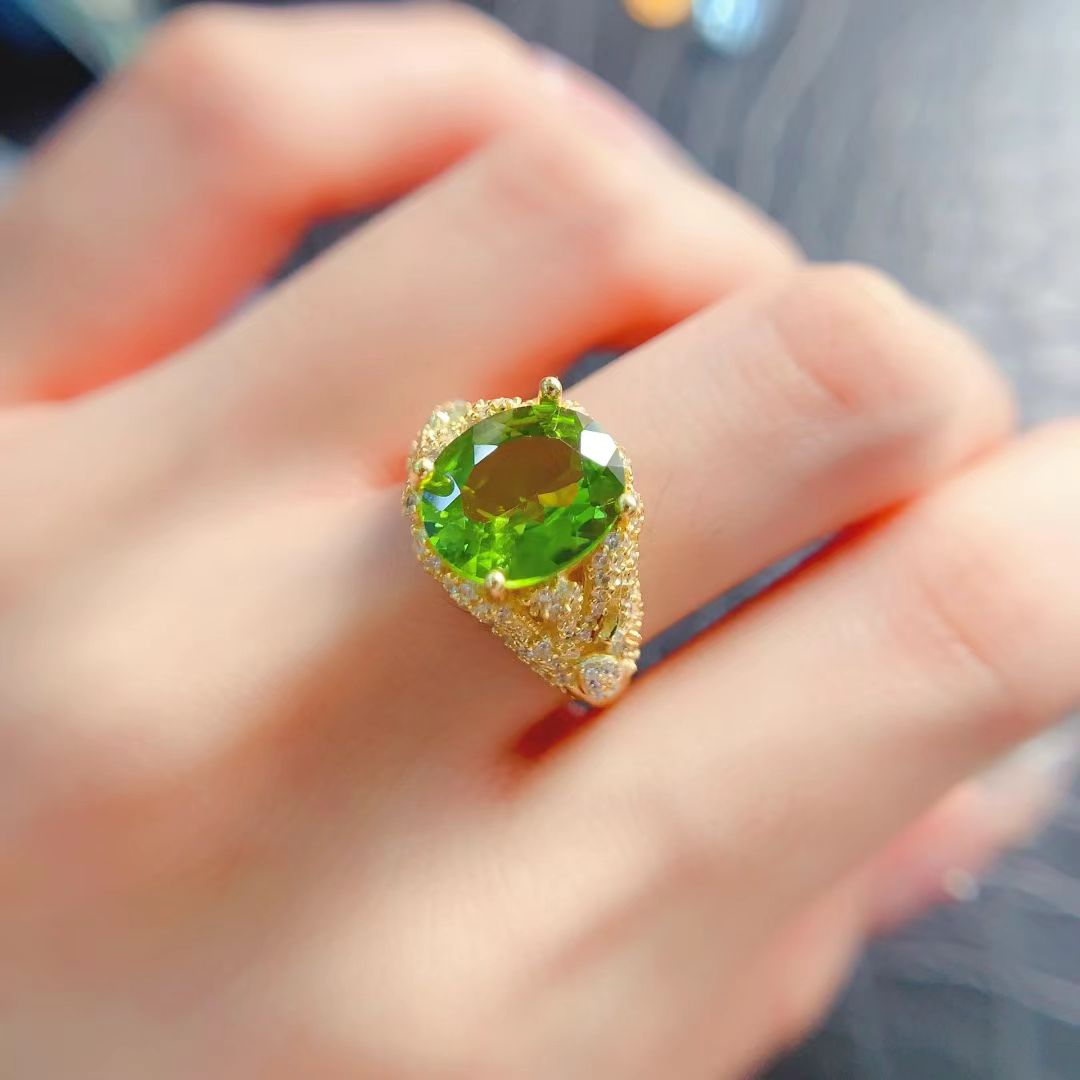 Luxury 925 silver gemstone ring natural peridot ring 9mm*11mm 4ct VVS grade genuine peridot silver jewelry