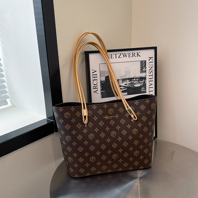 Free shipping designer bag 2025 New Handheld Fashion Printed Shoulder Bag for Women Large Capacity Tote Bag white khaki