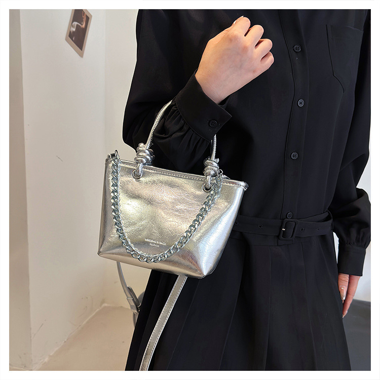 2025 autumn new underarm bag niche design versatile trend light luxury atmosphere lazy style women's shoulder bag designer bag
