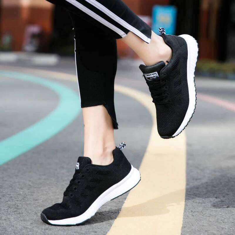 Women Casual Shoes Fashion Breathable Walking Mesh Flat Shoes Sneakers Women 2025 G ym Vu lcanized Shoes White Female Footwear
