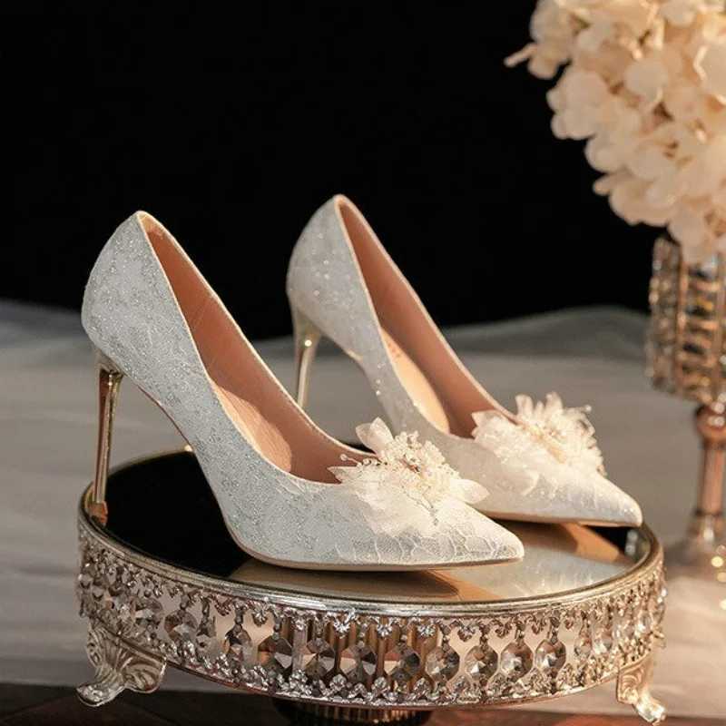 2025 New White French Wedding Shoes Womens Pearl Heel Pointed Shallow Mouth Bride Shoes W250910