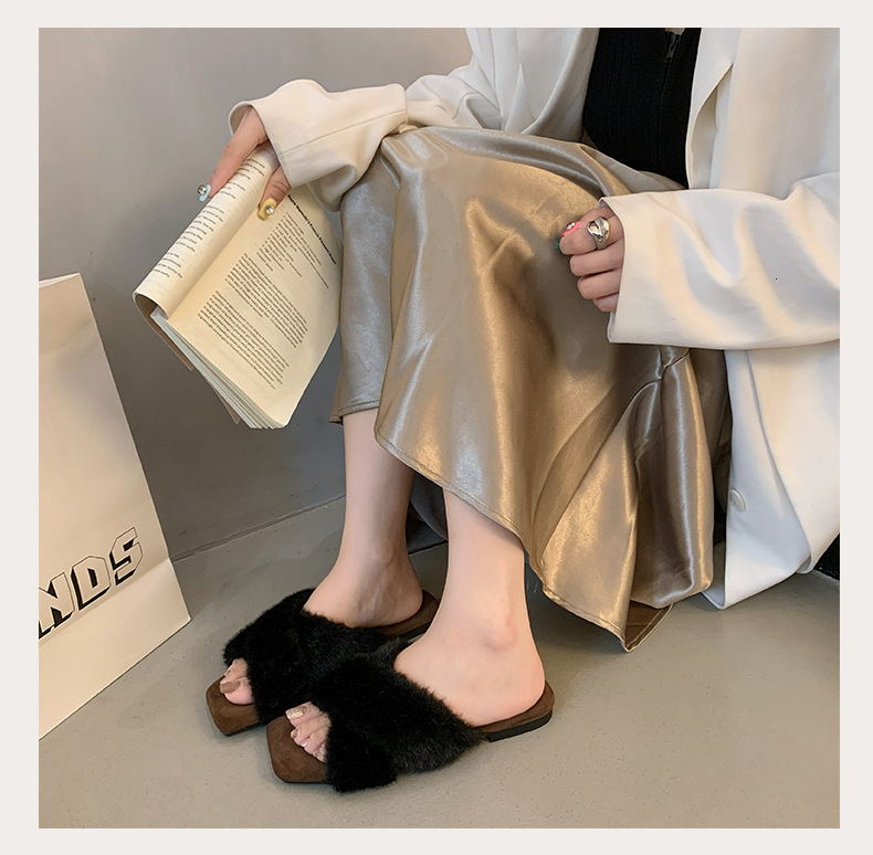 French square toe cross strap women's fur slippers for autumn and winter designer shoes for outdoor wear large cotton slippers for lazy people wo