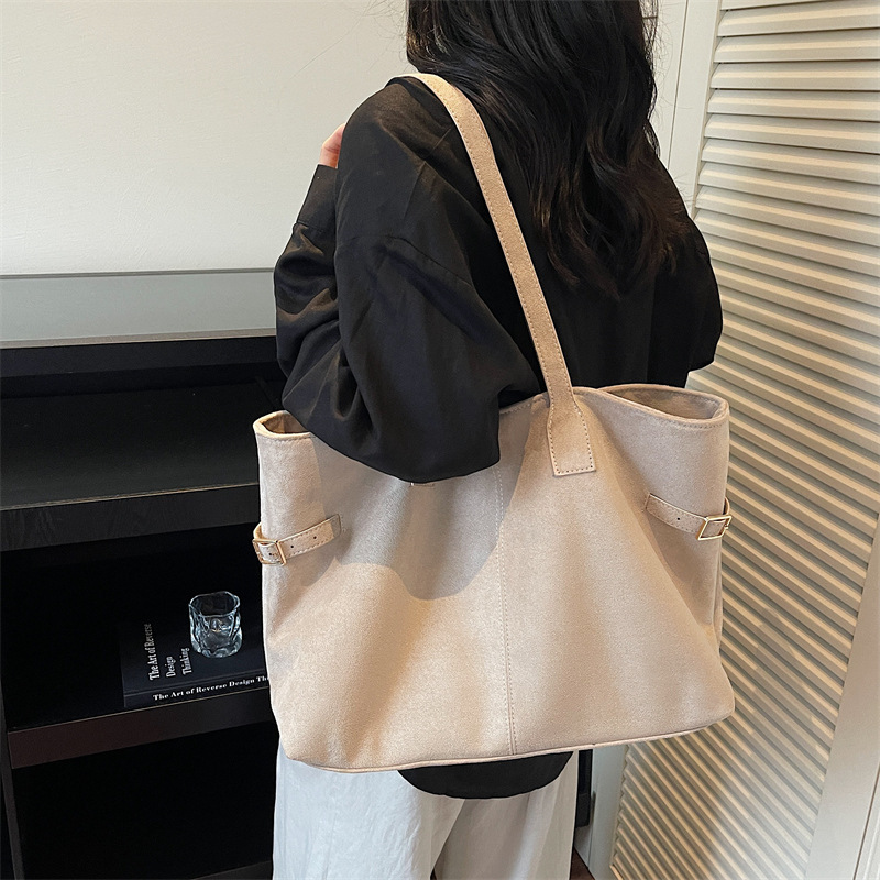 Free shipping designer Retro Fashion New Women Tote Bag Casual Versatile Stylish Underarm Bag Commuter Bag Large Capacity Shoulder Bag Crossbody Bag