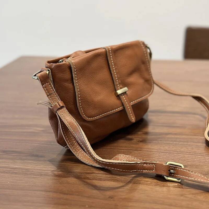 Johnature New Retro Genuine Leather Messenger Versatile Lightweight Women Small Bag Commuter Shoulder Crossbody Bags high-quality