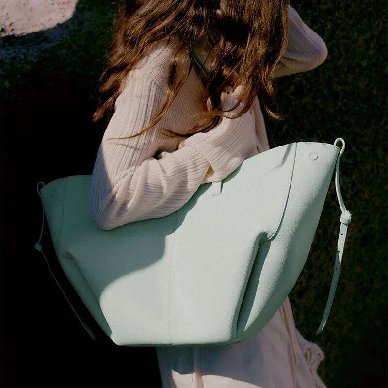 French Women's Large Capacity Handbag, Leather Pleated Wing Bag, Single Shoulder Armpit Tote Bag