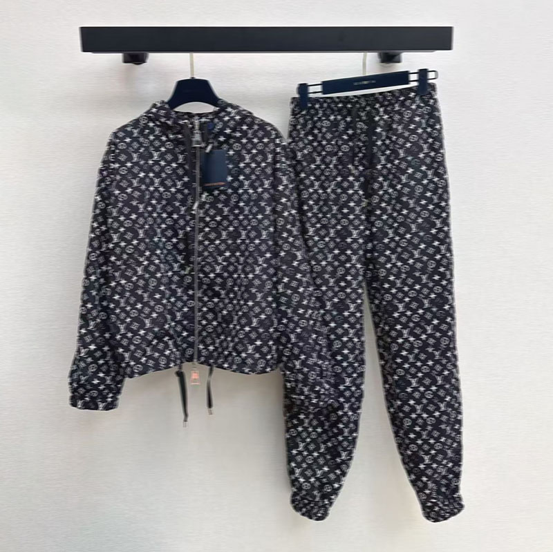 New designer casual autumn spring women's hooded sunscreen set, women's printed hooded sportswear paired with casual elastic pants, high-quality sportswear