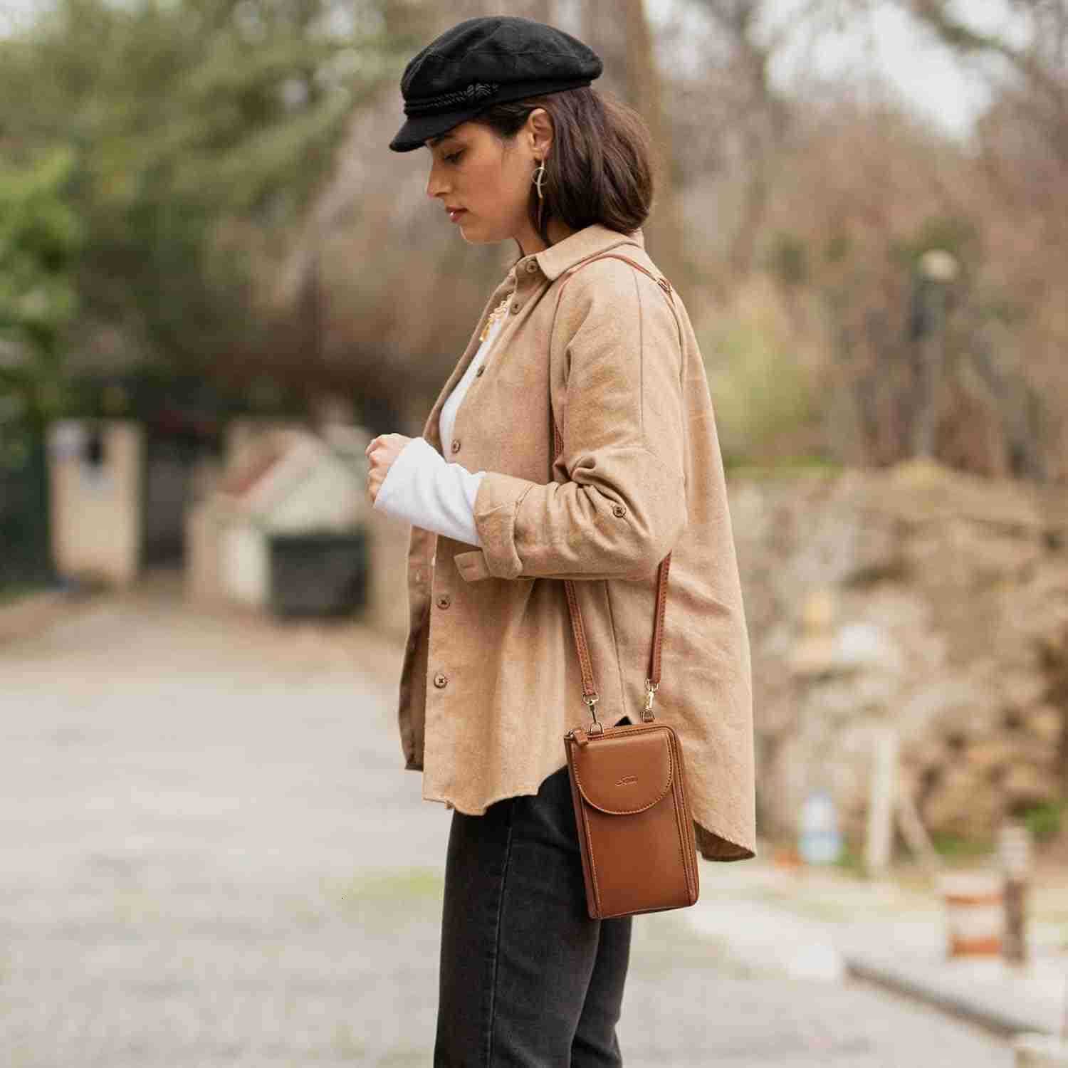 Small Crossbody Bags for Women Cell Phone Purse RFID Blocking Wallet Purses with CARD Slots Z250910