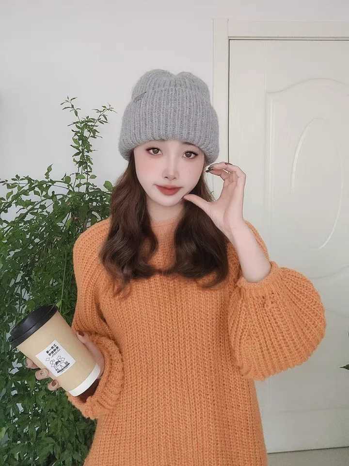Thick solid color large head knitted hat for men and women in winter to keep warm show off face small ear protection woolen hatXJ250910