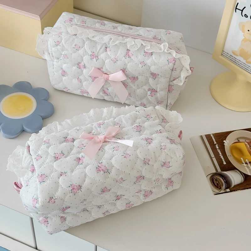 Pink Floral Bow Cosmetic Bag Cute Lace Makeup Pouch Large Capacity Women Cosmetic Organizer Storage BagsXJ250910
