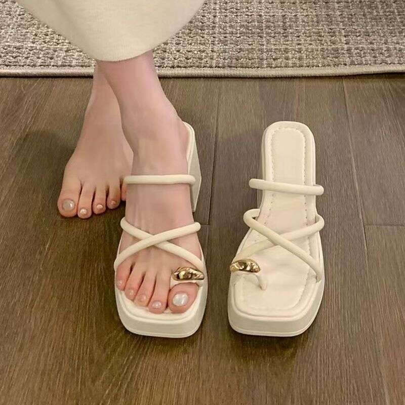 Stunning French Style High for Women Summer Outdoor Toe Post Slippers 2025 New Fashion Designer Shoe Thick Heel Non-Slip Sandals
