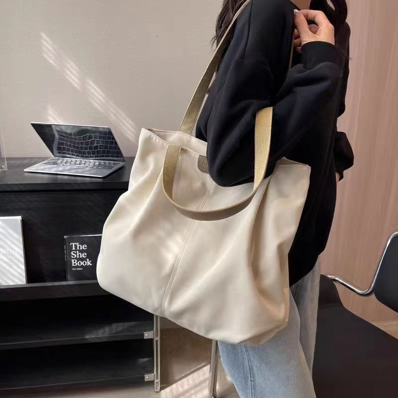 2025 Designer's New Handbag Commuter Shoulder Bag