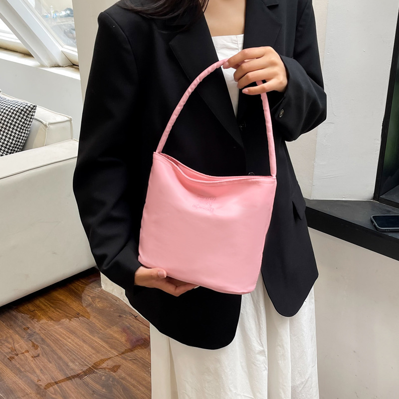Designer Bag Simple Free Shipping And Luxury Bag Practical Gift High Value Handbag New Bucket Bag For Women Casual Commuting Versatile Underarm Bag