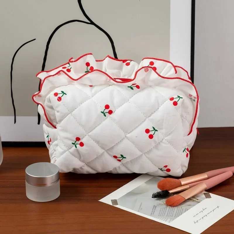 Small Fresh Fragrant Cherry Makeup Bag Creative Curled Skincare Storage Bag Cherry Wash Cosmetic Storage Bag for Women GirlXJ250910