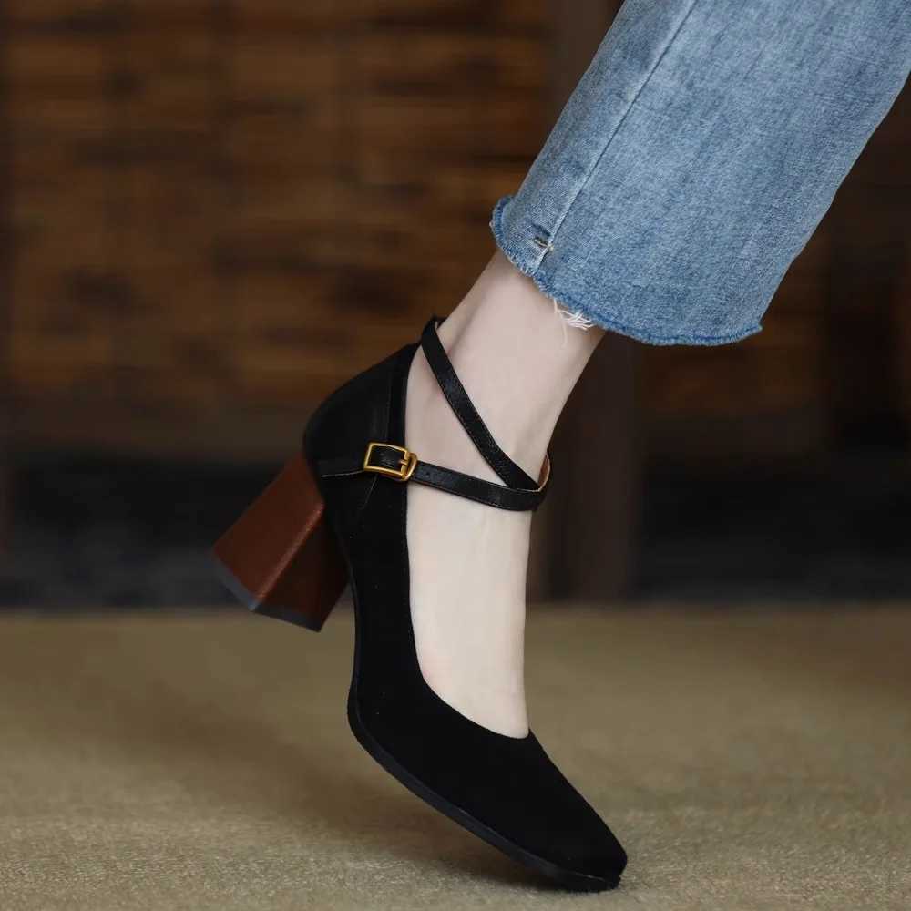 2025 Spring and Autumn New Fashion Square Toe Thick Heel Retro Matte Sexy Trendy Cross Buckle Womens Shoes W250910