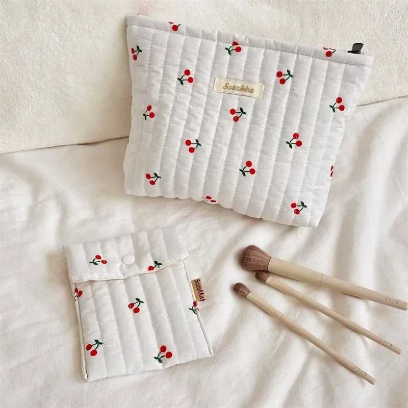 Fashion Women Quilted Cotton Cosmetic Storage Bag Cherry Travel Makeup Storage Organizer Pouch Girls Pencil Case Tote HandbagsXJ250910