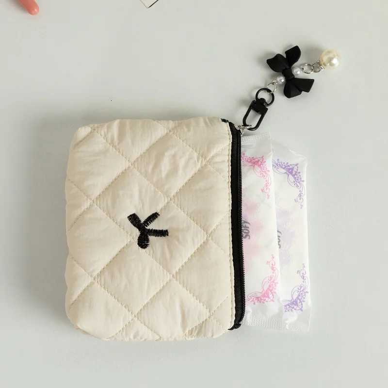 Fashion Quilted Bow Cosmetic Bag with Bow Pendant Cute Makeup Pouch for Lipstick Earphones Data Cable Wallet Case PouchXJ250910