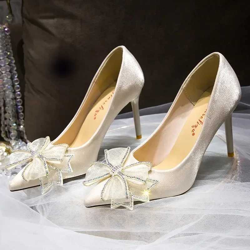 Womens High Heels Stiletto 2022 New FAshion Temperament Bow RhinESTone Pointed Wedding Shoes Bride Shoes Party Shoes W250910