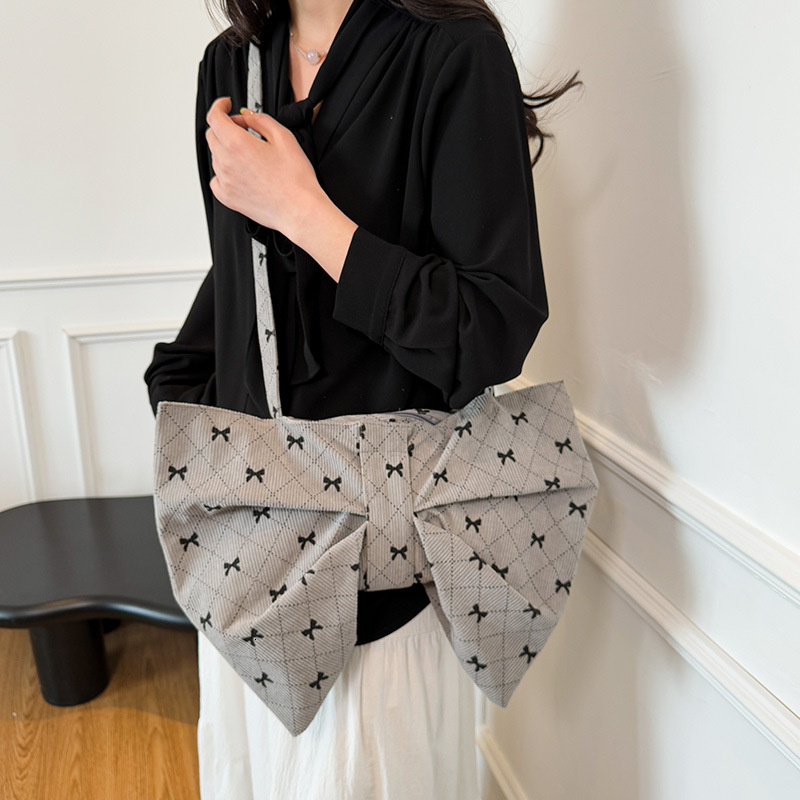 2025 autumn new cute and fresh artistic style niche design versatile trend personality butterfly bow women's shoulder bag designer bag