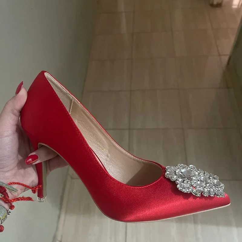 Women Satin 10cm High Heels Sexy Crystal Drag Queen Pumps Lady Pointed Toe New Red Green Formal Occasion Evening Banquet Shoes W250910
