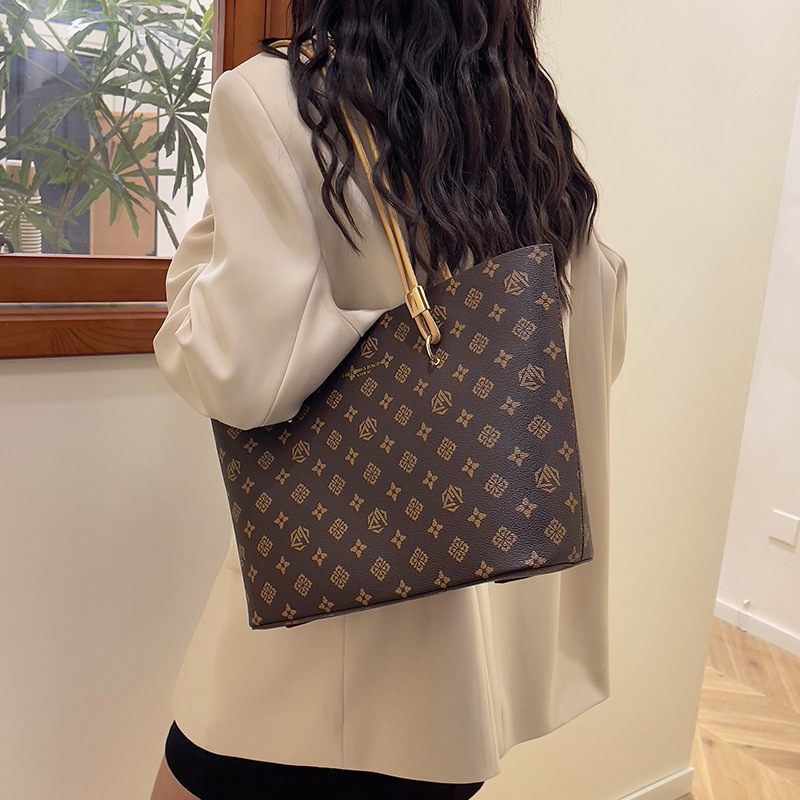 Free shipping designer bag 2025 New Handheld Fashion Printed Shoulder Bag for Women Large Capacity Tote Bag white khaki