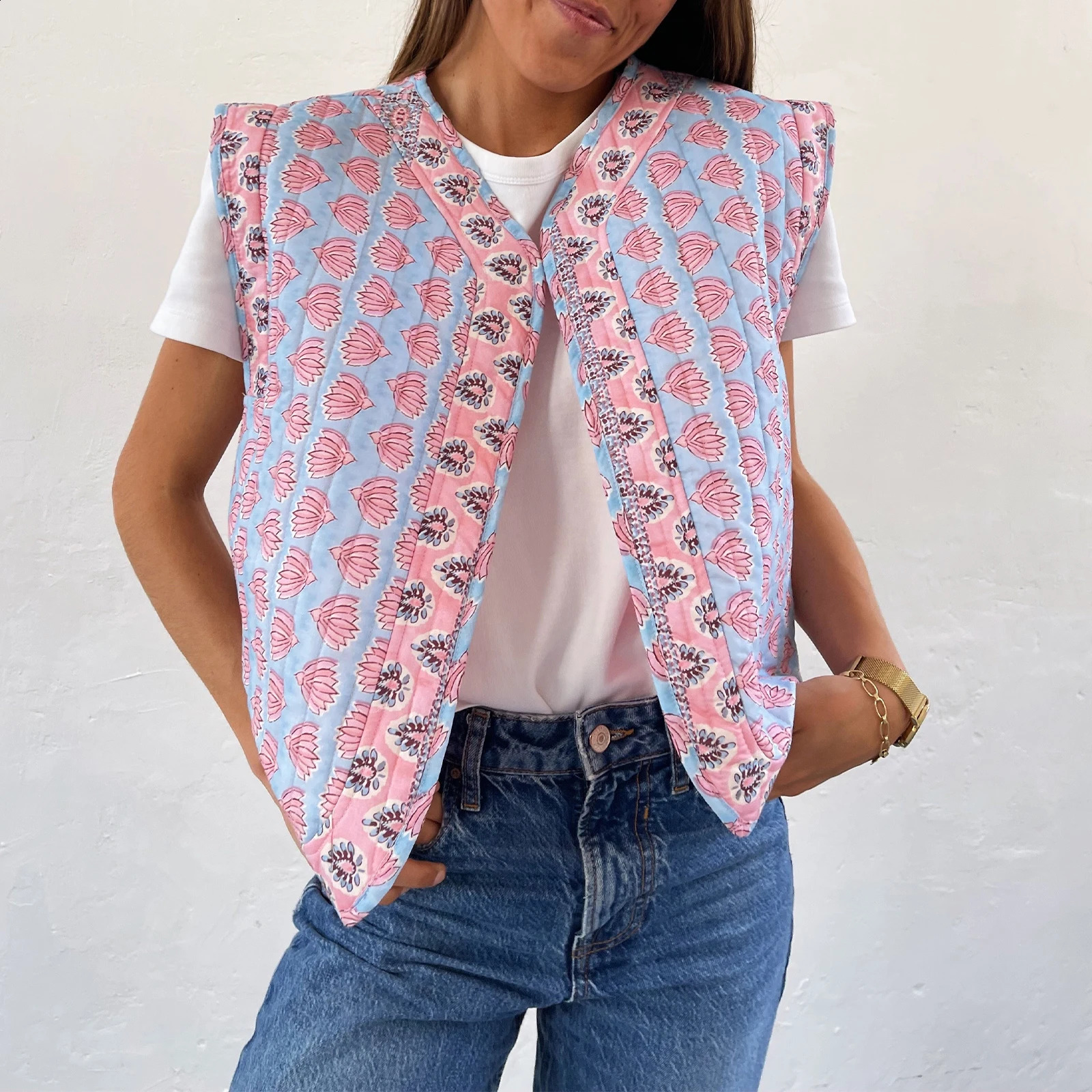 Gaono Womens Cropped Floral Quilted Puffer Vest Padded Sleeveless V Neck Open Front Ditsy Printed Lightweight Gilet Outwear 250823