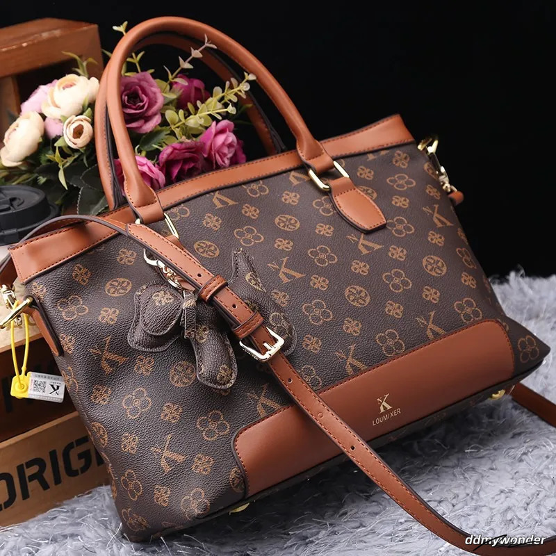 Light Womens Bag 2025 Fashionable Versatile And Highend Handbag With Large Capacity Single Shoulder Crossbod 250805 ddmywonder ddmywonder