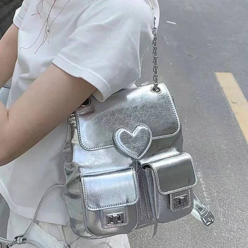 Richme Y2K Sier Women Backpacks Fashion Designer Mochila Femenina Heart Shaped Small Capacity Commute Bolso Mujer high-quality