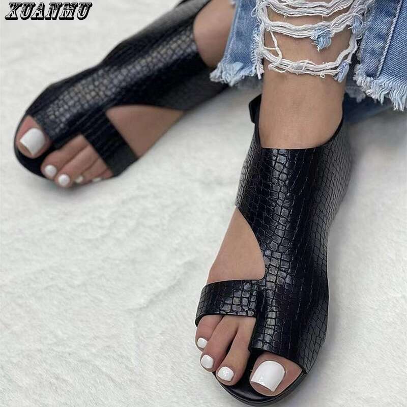 Summer Women's Roman Sexy Open Toe Fashion Leather Outdoor Beach Sandals Plus Size Women Shoes A0099