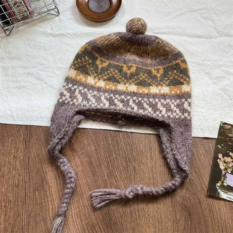 Janese Retro Jacquard Niche Wool Blended Pulr Flying Hat Unisex Winter Warm Ear Protector Knitted Lace Bomber Hats GorrasXJ250910