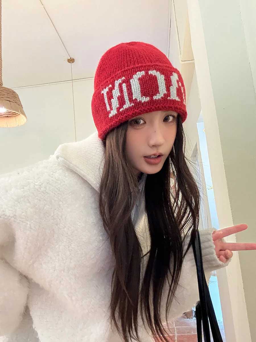 2025 New Big Head Woolen Hat for Men and Women in Autumn and Winter Face Showing Small Letter Knitted Hat Red Warm Hat Cold HatXJ250910