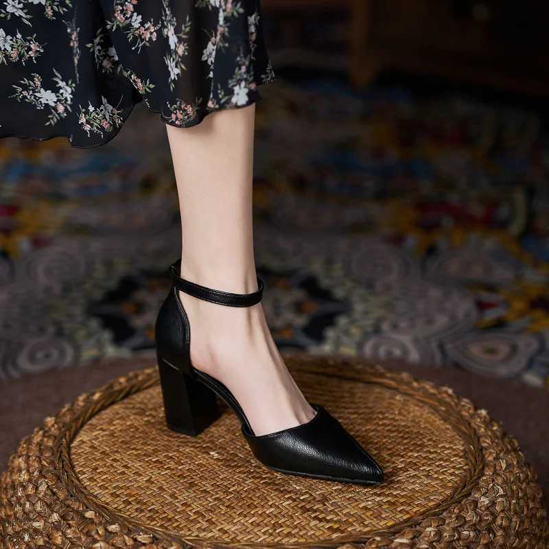 Chunky Heel Small Size 3044 Hollow High Heel Women Shoes Large Size 42 43 Point Toe W250910