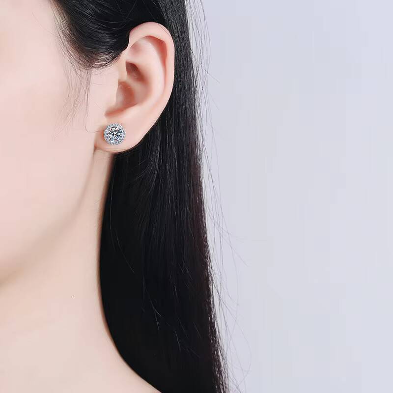 Customized Hot Selling 925 Silver Romantic VVS Grade Moissanite Earrings for Wedding Engagement Party