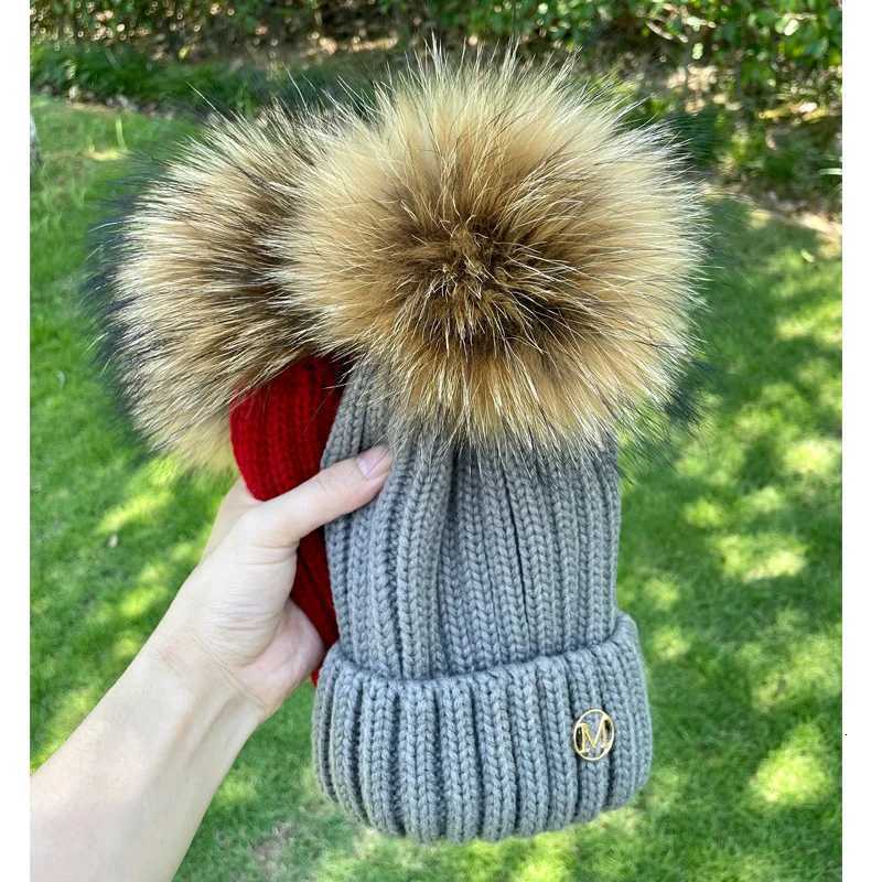 Real Raccoon Fur Ball hats Winter Hat C Kids Boy Girl Aldult Warm Big Fur Pom Poms Ski Hat Fur Pompoms Hat 2022XJ250910