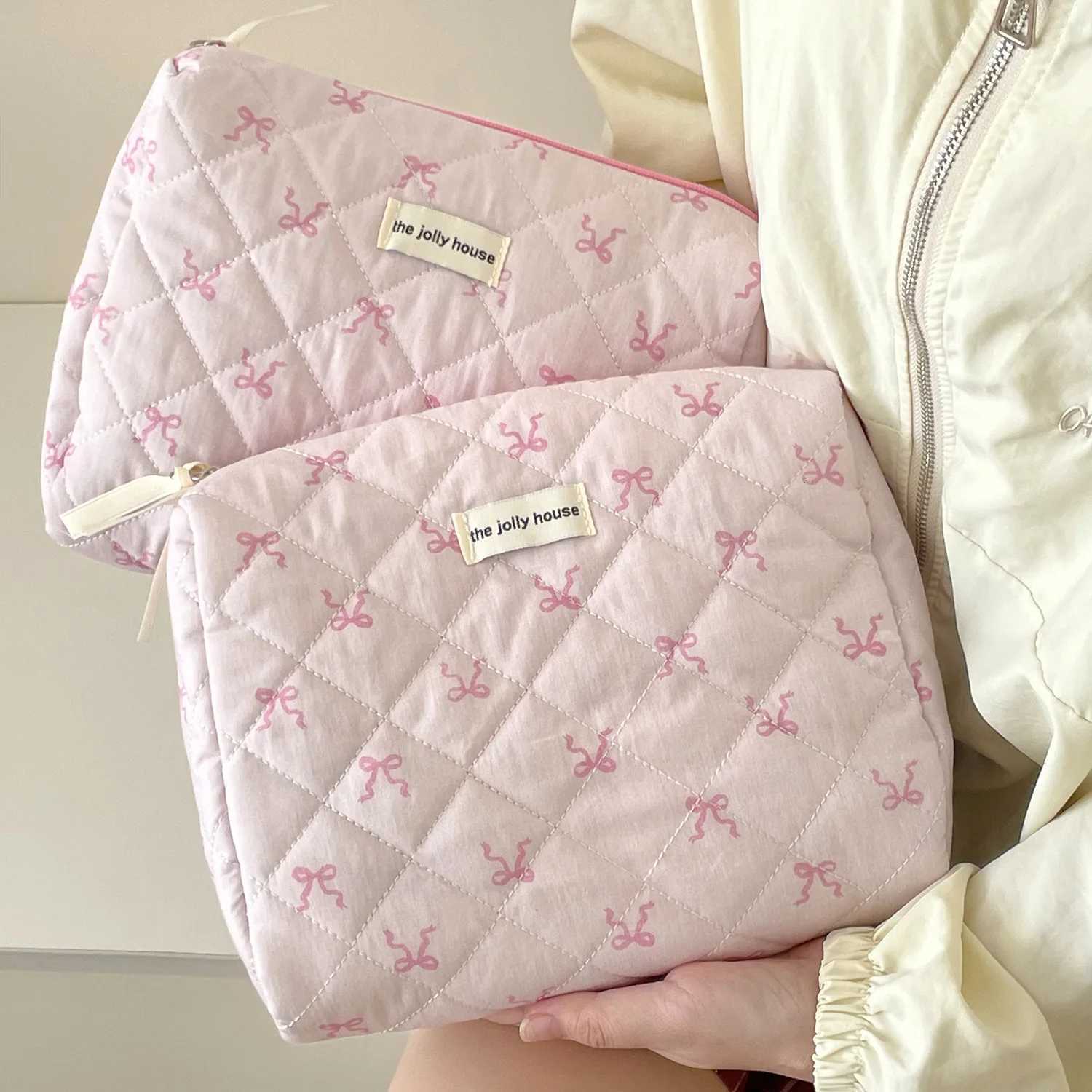 2024 Pink Bowknot Quilting Women Cosmetic Bag Portable Zipper Makeup Travel Organizer Female Handbag Toiletry Pouch For GirlsXJ250910