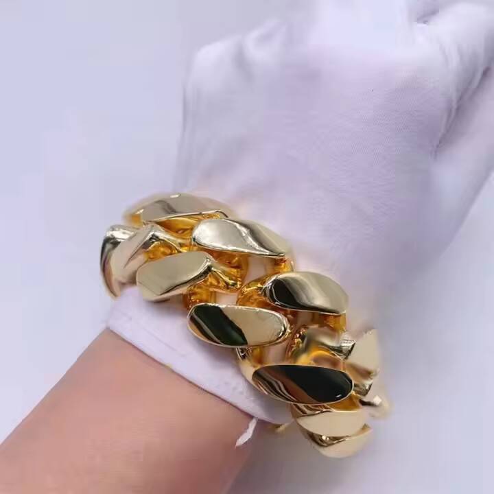 Hip Hop Jewelry Fashion Style Luxury and Heavy Necklace Super Big Cuban Necklace Big Ass Cuban Link Chain Miami Cuban Link